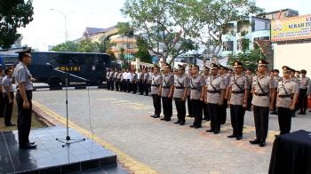 Delapan Perwira Polisi Rohul Dimutasi